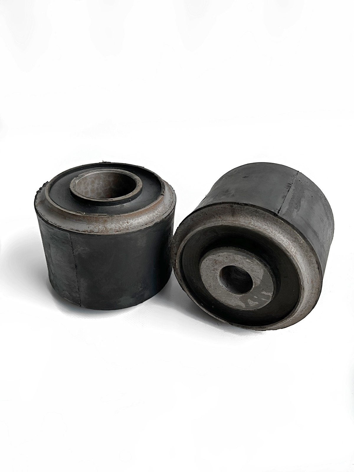 Шарнір реактивної штанги маз центральний (V-подібний)